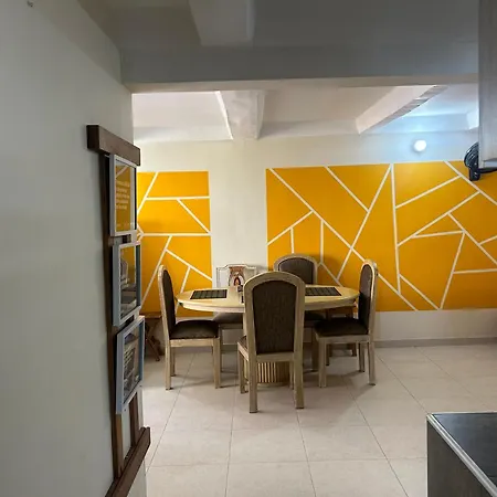 Habitación en casa particular Charming Twin Palms With Shared Bath Near Airport Cartagena