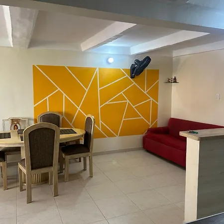 Charming Twin Palms With Shared Bath Near Airport * Cartagena