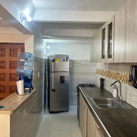 Charming Twin Palms With Shared Bath Near Airport Cartagena